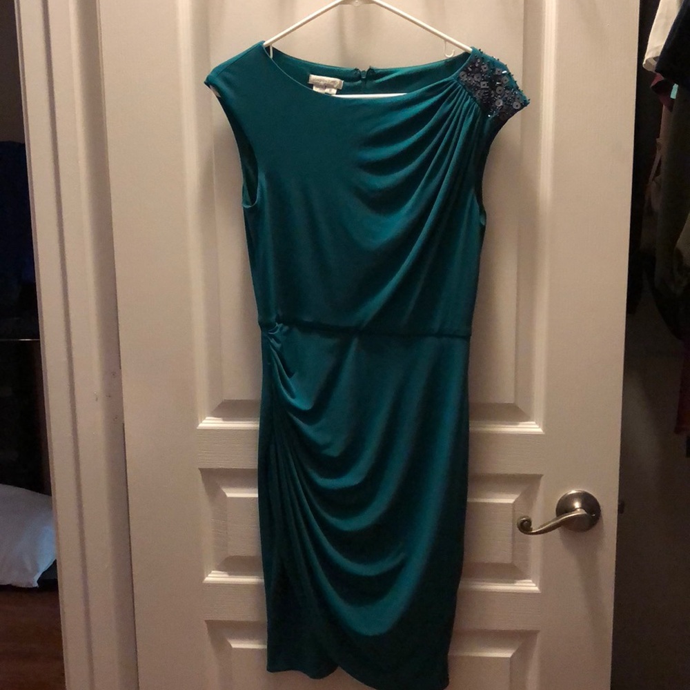 Dresses - Picture 2 of 2